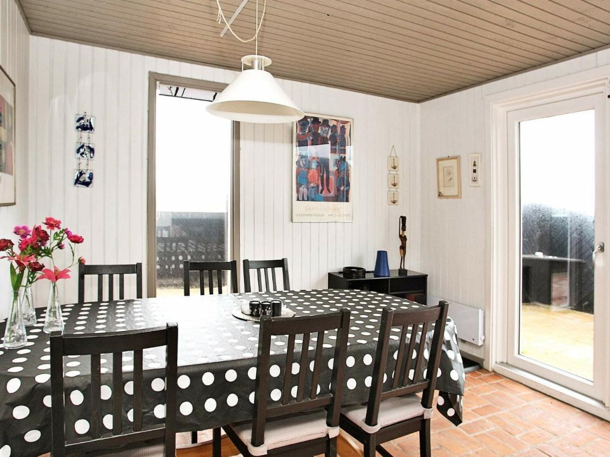6 Person Holiday Home In Blokhus Rom bilde