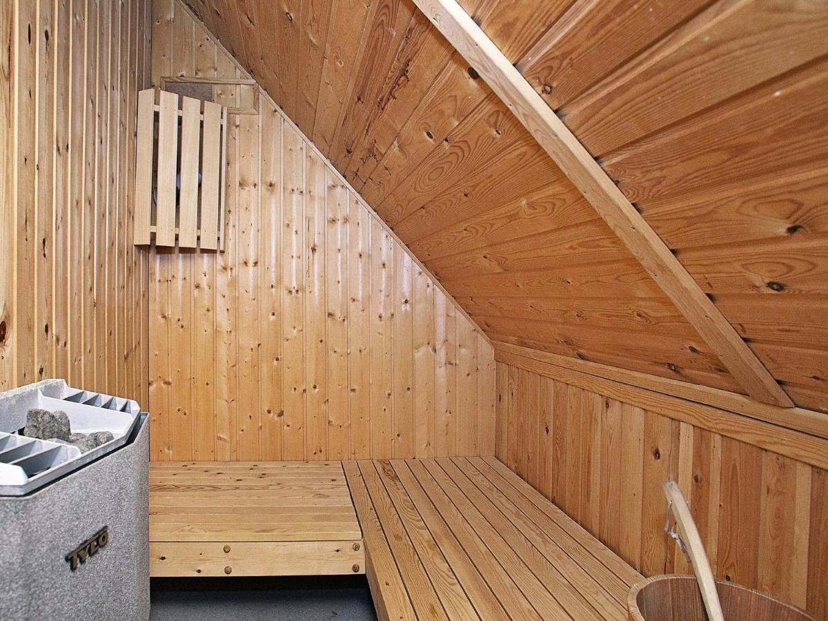 6 Person Holiday Home In Blokhus Rom bilde